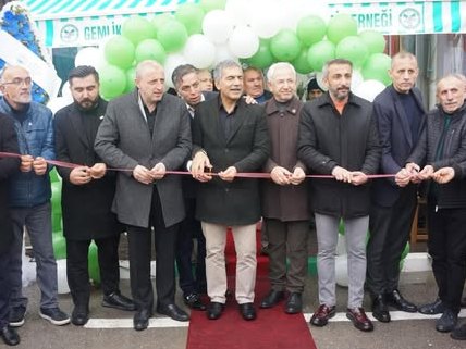 Gemlik te anlamli dernek acilis toreni